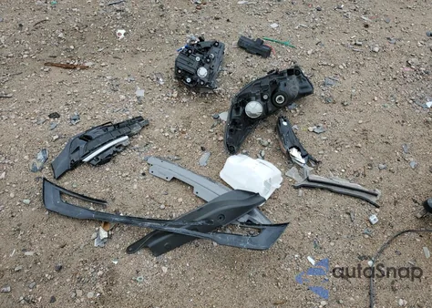 2018 Toyota Highlander Se z USA, uszkodzony, nr VIN 5TDJZRFH2JS817156